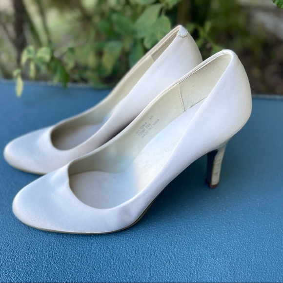 Bridal Shoes - Picture 9 of 9